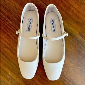 Steve Madden Cream Flats with Strap